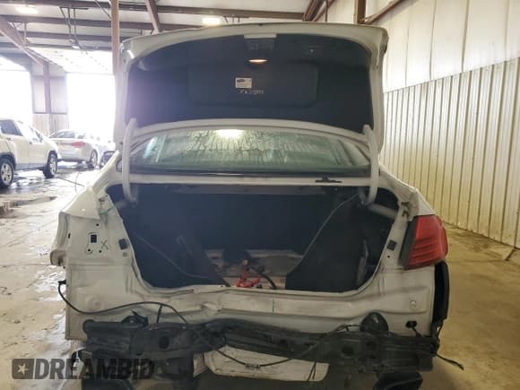 ✅ 2015 BMW 5 Series 550i xDrive • VIN: WBAKP9C56FD693672 • Lot: 92244125. Listed on Copart with 99,195 mi. Free auction sales archive from the USA and detailed vehicle history report at DreamBid. Image 6.