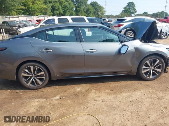 ✅ 2020 Nissan Maxima SV • VIN: 1N4AA6CV6LC370308 • Лот: 42920833. Опубликован ранее на IAAI с пробегом 112 482 миль. Бесплатный доступ к архиву аукционных продаж из США и подробный отчёт об истории автомобиля на DreamBid. Изображение 14.