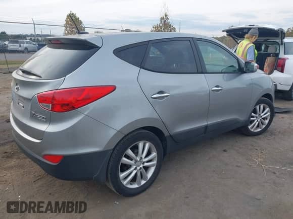 2010 Hyundai Tucson Limited z VIN KM8JU3AC9AU064112, wystawiony jako IAAI lot #43556046 z przebiegiem 191 038 mil mil oraz . Historia ofert i sprzedaży dostępna na DreamBid. Obrazek 4.