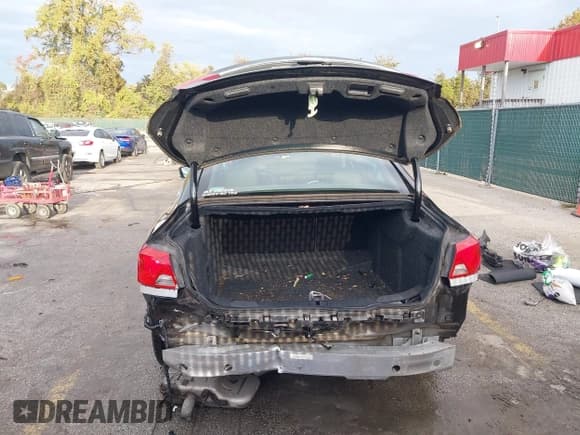 ✅ 2018 Chevrolet Impala LT • VIN: 2G1105SA0J9102566 • Lot: 43522667. Wystawiony na IAAI z przebiegiem 71 564 mil. Bezpłatny archiwum sprzedaży aukcyjnych z USA i szczegółowy raport historii pojazdu na DreamBid. Zdjęcie 17.