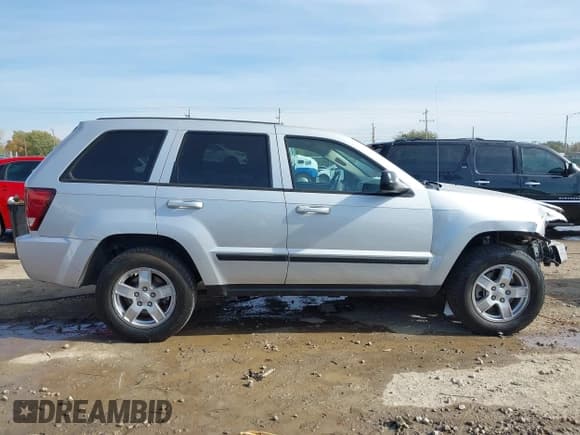 ✅ 2007 Jeep Grand Cherokee Laredo • VIN: 1J8GS48K87C663341 • Лот: 43636740. Опубликован ранее на IAAI с пробегом 198 156 миль. Бесплатный доступ к архиву аукционных продаж из США и подробный отчёт об истории автомобиля на DreamBid. Изображение 13.