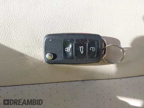 ✅ 2011 Volkswagen Jetta SEL • VIN: 3VWLX7AJ4BM335798 • Lot: 41664073. Listed on IAAI with 209,080 mi. Free auction sales archive from the USA and detailed vehicle history report at DreamBid. Image 11.