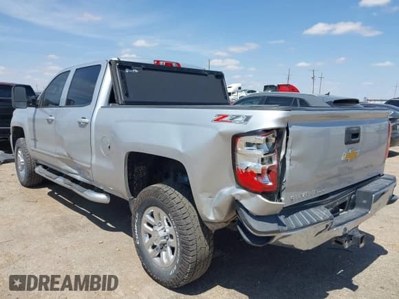 ✅ 2015 Chevrolet Silverado 2500HD LT • VIN: 1GC1KVEG7FF501135 • Lot: 42374401. Listed on IAAI with 135,855 mi. Free auction sales archive from the USA and detailed vehicle history report at DreamBid. Image 3.
