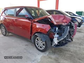 ✅ 2021 Kia Soul LX • VIN: KNDJ23AU6M7781332 • Lot: 43633470. Wystawiony na IAAI z przebiegiem 57 327 mil. Bezpłatny archiwum sprzedaży aukcyjnych z USA i szczegółowy raport historii pojazdu na DreamBid. Zdjęcie 1.