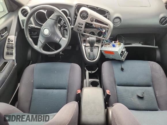 ✅ 2006 Toyota Matrix XR • VIN: 2T1KR32E46C621796 • Лот: 81264175. Опубликован ранее на Copart с пробегом Не указан. Бесплатный доступ к архиву аукционных продаж из США и подробный отчёт об истории автомобиля на DreamBid. Изображение 8.