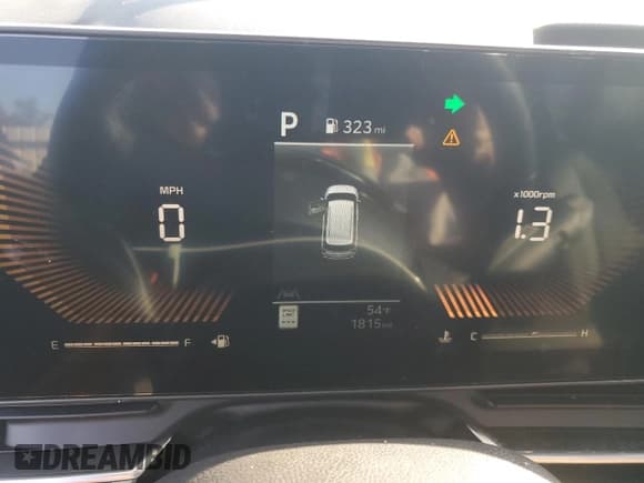 ✅ 2025 Kia Carnival LXS • VIN: KNDNB5K32S6540423 • Лот: 81151445. Опубликован ранее на Copart с пробегом 1 815 миль. Бесплатный доступ к архиву аукционных продаж из США и подробный отчёт об истории автомобиля на DreamBid. Изображение 9.