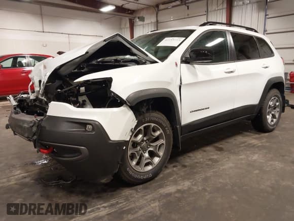 ✅ 2022 Jeep Cherokee Trailhawk • VIN: 1C4PJMBX9ND504737 • Lot: 42253723. Listed on IAAI with 25,235 mi. Free auction sales archive from the USA and detailed vehicle history report at DreamBid. Image 19.
