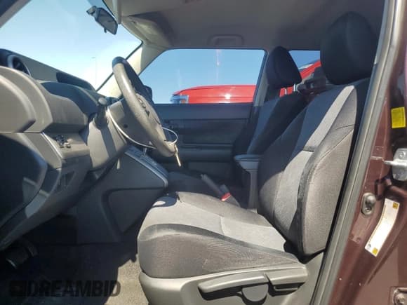 ✅ 2011 Scion xB • VIN: JTLZE4FE1B1126145 • Lot: 65943945. Wystawiony na Copart z przebiegiem 150 477 mil. Bezpłatny archiwum sprzedaży aukcyjnych z USA i szczegółowy raport historii pojazdu na DreamBid. Zdjęcie 7.