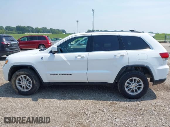 ✅ 2020 Jeep Grand Cherokee Altitude • VIN: 1C4RJFAG3LC179107 • Lot: 42887859. Wystawiony na IAAI z przebiegiem 63 017 mil. Bezpłatny archiwum sprzedaży aukcyjnych z USA i szczegółowy raport historii pojazdu na DreamBid. Zdjęcie 14.