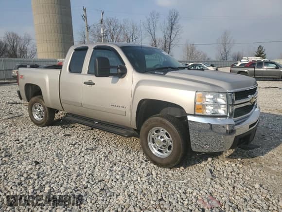 ✅ 2008 Chevrolet Silverado 2500HD 1LT • VIN: 1GCHK29K68E197574 • Lot: 52921025. Wystawiony na Copart z przebiegiem 105 066 mil. Bezpłatny archiwum sprzedaży aukcyjnych z USA i szczegółowy raport historii pojazdu na DreamBid. Zdjęcie 4.