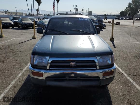 ✅ 1997 Toyota 4Runner SR5 • VIN: JT3GN86R6V0049123 • Lot: 69158115. Listed on Copart with 295,671 mi. Free auction sales archive from the USA and detailed vehicle history report at DreamBid. Image 5.