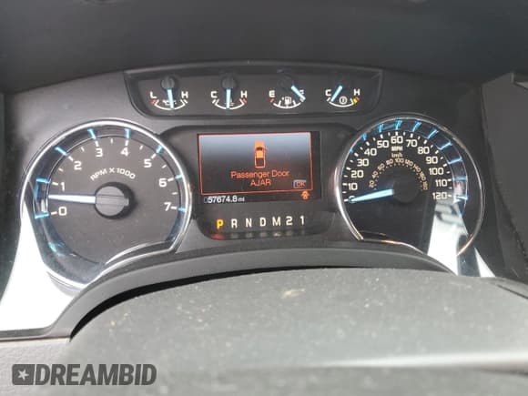 ✅ 2011 Ford F-150 XLT • VIN: 1FTFX1EFXBFC47423 • Lot: 81029515. Wystawiony na Copart z przebiegiem 57 674 mil. Bezpłatny archiwum sprzedaży aukcyjnych z USA i szczegółowy raport historii pojazdu na DreamBid. Zdjęcie 9.