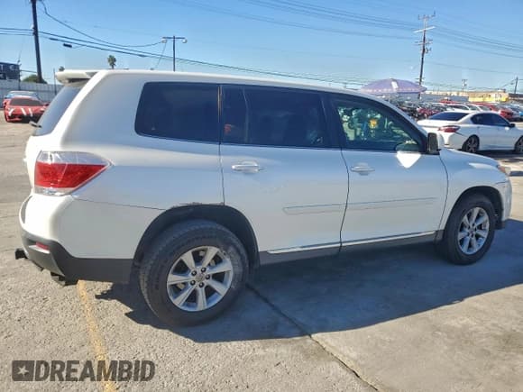 ✅ 2013 Toyota Highlander • VIN: 5TDZK3EH4DS095893 • Лот: 94774745. Опубликован ранее на Copart с пробегом Не указан. Бесплатный доступ к архиву аукционных продаж из США и подробный отчёт об истории автомобиля на DreamBid. Изображение 3.