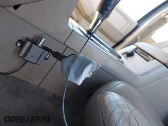 ✅ 2006 Ford Explorer Eddie Bauer • VIN: 1FMEU64876ZA09405 • Lot: 41198946. Wystawiony na IAAI z przebiegiem 219 980 mil. Bezpłatny archiwum sprzedaży aukcyjnych z USA i szczegółowy raport historii pojazdu na DreamBid. Zdjęcie 11.