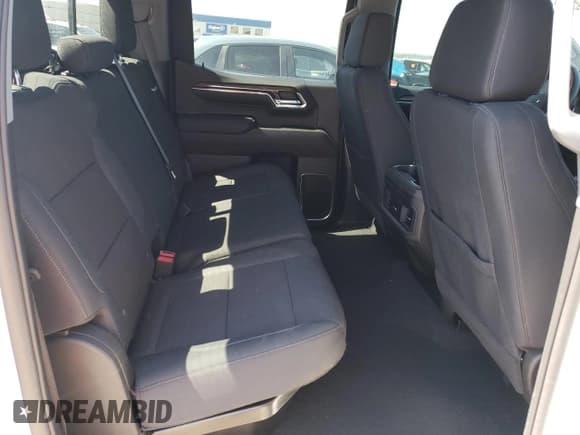 ✅ 2024 Chevrolet Silverado 1500 RST • VIN: 2GCUDEED4R1146837 • Lot: 68761454. Wystawiony na Copart z przebiegiem 16 213 mil. Bezpłatny archiwum sprzedaży aukcyjnych z USA i szczegółowy raport historii pojazdu na DreamBid. Zdjęcie 10.