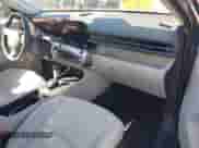 2025 Hyundai Kona SEL с VIN KM8HB3AB2SU286343, выставлен на аукционе IAAI как лот 43581936 с пробегом 15 438 миль миль и . История ставок и продаж доступна на DreamBid. Изображение 5.