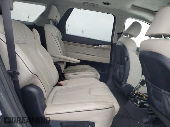 ✅ 2022 Hyundai Palisade Calligraphy • VIN: KM8R7DHE8NU460609 • Лот: 87315714. Опубликован ранее на Copart с пробегом 41 823 миль. Бесплатный доступ к архиву аукционных продаж из США и подробный отчёт об истории автомобиля на DreamBid. Изображение 11.