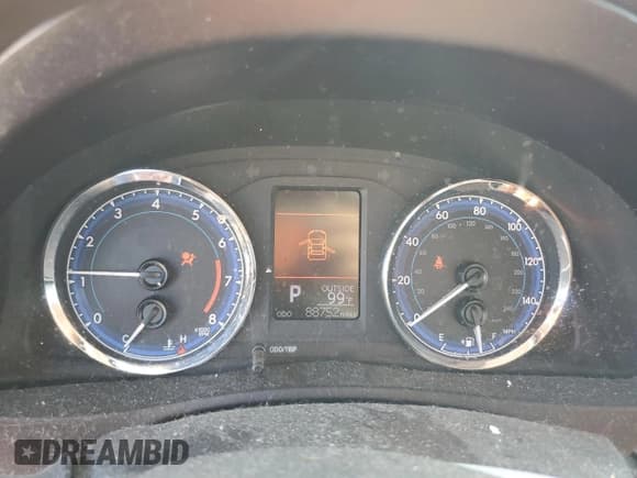 ✅ 2019 Toyota Corolla LE • VIN: 5YFBURHEXKP870414 • Lot: 86706465. Wystawiony na Copart z przebiegiem 88 752 mil. Bezpłatny archiwum sprzedaży aukcyjnych z USA i szczegółowy raport historii pojazdu na DreamBid. Zdjęcie 9.