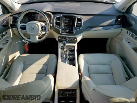 ✅ 2020 Volvo XC90 Momentum • VIN: YV4A22PK5L1615091 • Lot: 62724185. Listed on Copart with 23,275 mi. Free auction sales archive from the USA and detailed vehicle history report at DreamBid. Image 8.