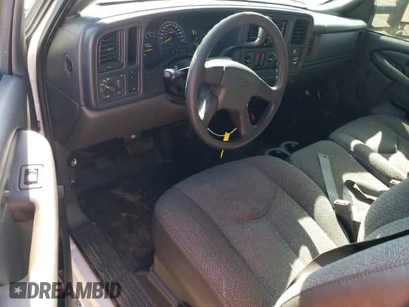 2004 Chevrolet Silverado 1500 LS z VIN 1GCEC14VX4Z171221, wystawiony jako Copart lot #78542024 z przebiegiem 254 153 mil mil oraz Szkoda całkowita • Salvage title. Historia ofert i sprzedaży dostępna na DreamBid. Obrazek 8.