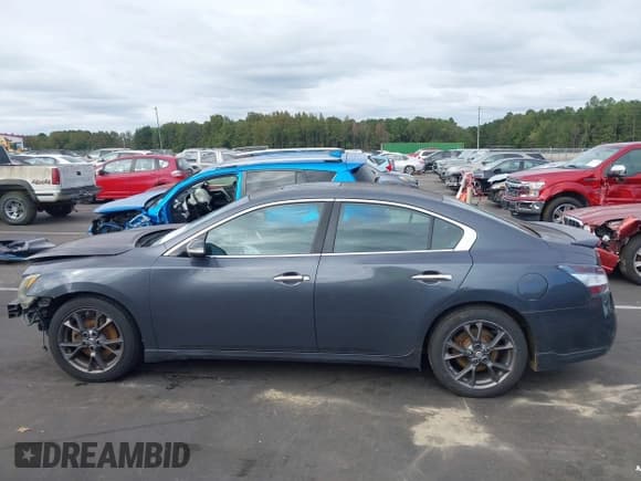 ✅ 2012 Nissan Maxima SV • VIN: 1N4AA5AP7CC823818 • Lot: 43443236. Wystawiony na IAAI z przebiegiem 247 432 mil. Bezpłatny archiwum sprzedaży aukcyjnych z USA i szczegółowy raport historii pojazdu na DreamBid. Zdjęcie 15.