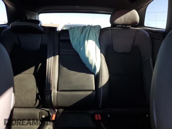 ✅ 2018 Volvo XC60 R-Design • VIN: LYVA22RMXJB096322 • Lot: 43659264. Wystawiony na Copart z przebiegiem 57 481 mil. Bezpłatny archiwum sprzedaży aukcyjnych z USA i szczegółowy raport historii pojazdu na DreamBid. Zdjęcie 10.