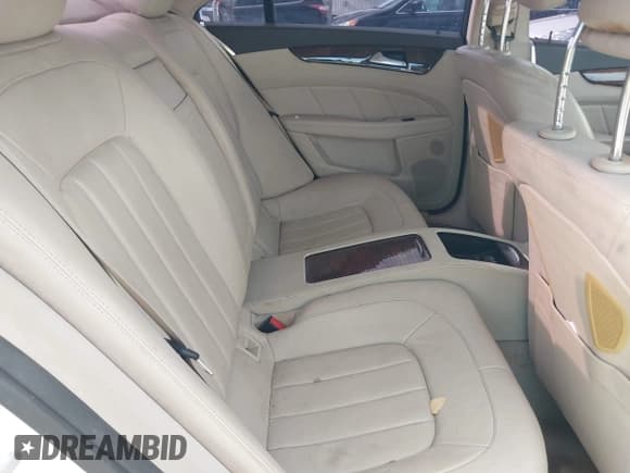 ✅ 2016 Mercedes-Benz CLS 550 • VIN: WDDLJ7DB2GA180493 • Lot: 41684926. Listed on IAAI with 172,196 mi. Free auction sales archive from the USA and detailed vehicle history report at DreamBid. Image 8.