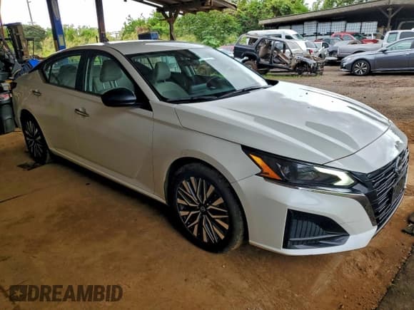 ✅ 2025 Nissan Altima SV • VIN: 1N4BL4DV0SN301263 • Lot: 93783055. Wystawiony na Copart z przebiegiem 14 638 mil. Bezpłatny archiwum sprzedaży aukcyjnych z USA i szczegółowy raport historii pojazdu na DreamBid. Zdjęcie 4.