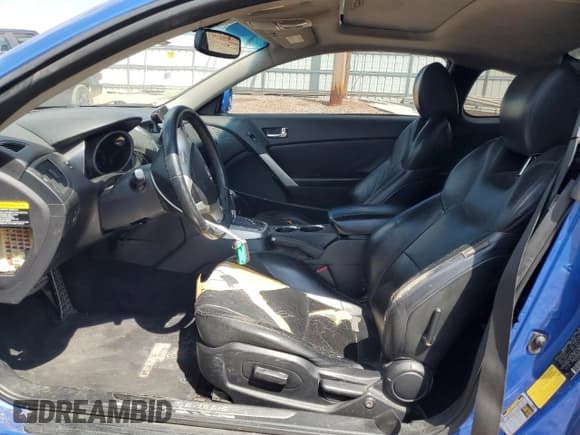 ✅ 2010 Hyundai Genesis Coupe Track • VIN: KMHHU6KH4AU027317 • Lot: 69113115. Listed on Copart with 266,020 mi. Free auction sales archive from the USA and detailed vehicle history report at DreamBid. Image 7.