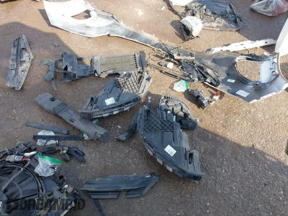 ✅ 2018 Chevrolet Equinox LT • VIN: 3GNAXJEV7JS503357 • Лот: 43230256. Опубликован ранее на IAAI с пробегом 95 124 миль. Бесплатный доступ к архиву аукционных продаж из США и подробный отчёт об истории автомобиля на DreamBid. Изображение 19.