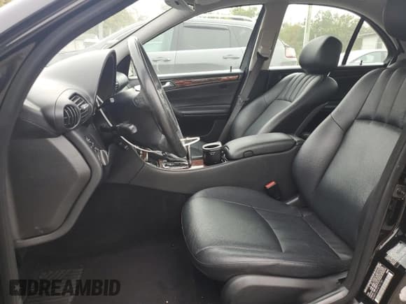 ✅ 2006 Mercedes-Benz C 280 Luxury • VIN: WDBRF92H76F741781 • Lot: 84578495. Wystawiony na Copart z przebiegiem 171 924 mil. Bezpłatny archiwum sprzedaży aukcyjnych z USA i szczegółowy raport historii pojazdu na DreamBid. Zdjęcie 7.