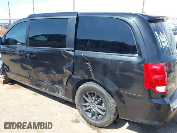 ✅ 2020 Dodge Grand Caravan GT • VIN: 2C4RDGEGXLR168930 • Lot: 42770459. Wystawiony na IAAI z przebiegiem 122 468 mil. Bezpłatny archiwum sprzedaży aukcyjnych z USA i szczegółowy raport historii pojazdu na DreamBid. Zdjęcie 18.