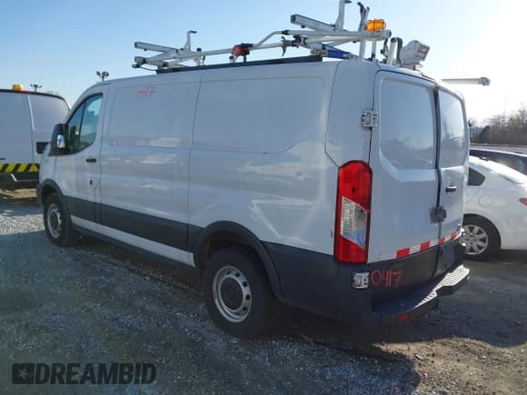 ✅ 2016 Ford Transit Cargo • VIN: 1FTYR1YM9GKB55554 • Lot: 41850417. Wystawiony na IAAI z przebiegiem 69 562 mil. Bezpłatny archiwum sprzedaży aukcyjnych z USA i szczegółowy raport historii pojazdu na DreamBid. Zdjęcie 3.