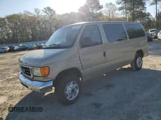 ✅ 2007 Ford Econoline Passenger XL • VIN: 1FBNE31L67DA55402 • Lot: 50595565. Wystawiony na Copart z przebiegiem 247 129 mil. Bezpłatny archiwum sprzedaży aukcyjnych z USA i szczegółowy raport historii pojazdu na DreamBid. Zdjęcie 1.
