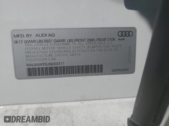 ✅ 2018 Audi A8 • VIN: WAU44AFD5JN000311 • Лот: 72820344. Опубликован ранее на Copart с пробегом 70 140 миль. Бесплатный доступ к архиву аукционных продаж из США и подробный отчёт об истории автомобиля на DreamBid. Изображение 13.