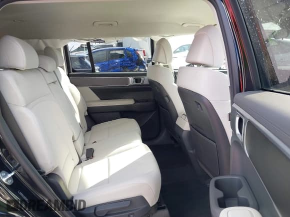 ✅ 2024 Hyundai Santa Fe SE • VIN: 5NMP14GL5RH055401 • Lot: 41144151. Listed on IAAI with 7,694 mi. Free auction sales archive from the USA and detailed vehicle history report at DreamBid. Image 8.