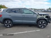 ✅ 2024 Volkswagen Taos SE • VIN: 3VVVX7B23RM110139 • Lot: 43402739. Wystawiony na IAAI z przebiegiem 8 629 mil. Bezpłatny archiwum sprzedaży aukcyjnych z USA i szczegółowy raport historii pojazdu na DreamBid. Zdjęcie 14.