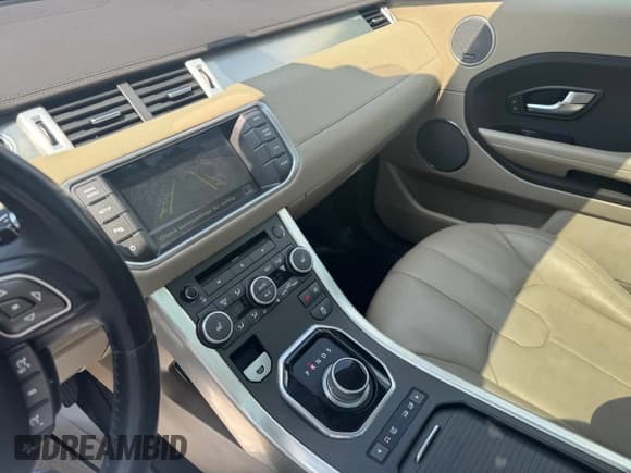 ✅ 2015 Land Rover Range Rover Evoque Pure Plus • VIN: SALVP2BG0FH061911 • Lot: 60347645. Wystawiony na Copart z przebiegiem 209 817 mil. Bezpłatny archiwum sprzedaży aukcyjnych z USA i szczegółowy raport historii pojazdu na DreamBid. Zdjęcie 10.