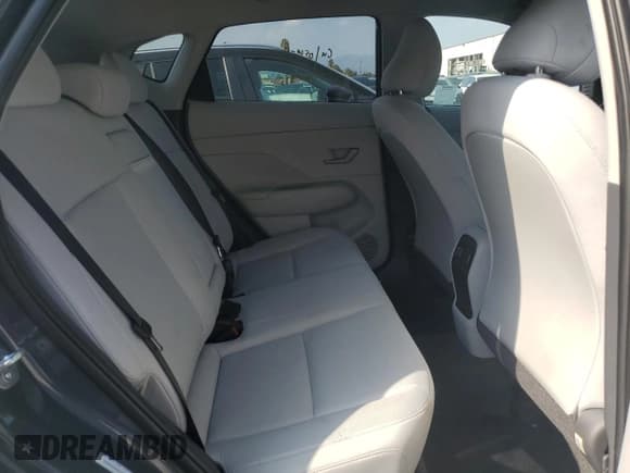 ✅ 2025 Hyundai Kona SEL • VIN: KM8HB3AB4SU285209 • Lot: 80017675. Wystawiony na Copart z przebiegiem 9 628 mil. Bezpłatny archiwum sprzedaży aukcyjnych z USA i szczegółowy raport historii pojazdu na DreamBid. Zdjęcie 10.