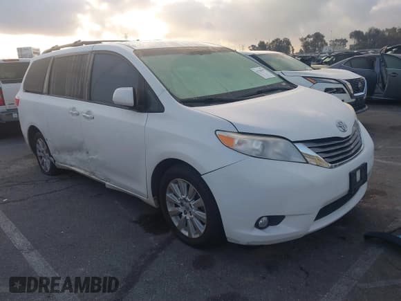 ✅ 2015 Toyota Sienna Limited • VIN: 5TDDK3DC8FS100841 • Лот: 41539557. Опубликован ранее на IAAI с пробегом 219 816 миль. Бесплатный доступ к архиву аукционных продаж из США и подробный отчёт об истории автомобиля на DreamBid. Изображение 1.