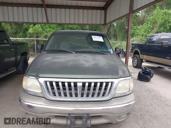 ✅ 2001 Ford Expedition Eddie Bauer • VIN: 1FMRU17L01LA89677 • Lot: 42079433. Listed on IAAI with 245,007 mi. Free auction sales archive from the USA and detailed vehicle history report at DreamBid. Image 6.