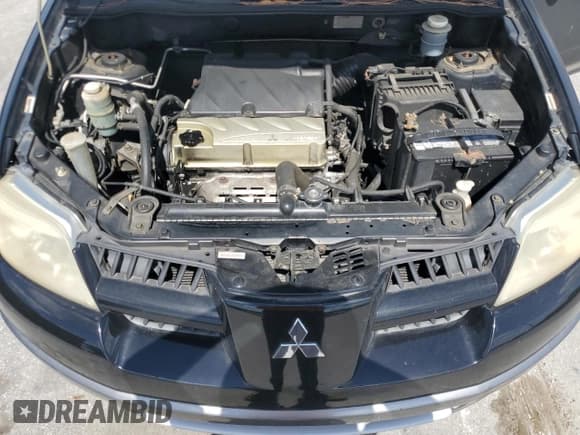 ✅ 2005 Mitsubishi Outlander XLS • VIN: JA4LX41F05U004692 • Лот: 60431695. Опубликован ранее на Copart с пробегом 218 356 миль. Бесплатный доступ к архиву аукционных продаж из США и подробный отчёт об истории автомобиля на DreamBid. Изображение 12.