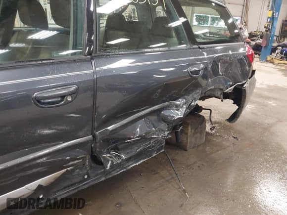 ✅ 2008 Subaru Outback L.L. Bean • VIN: 4S4BP86C884314242 • Lot: 41365737. Listed on IAAI with 233,384 mi. Free auction sales archive from the USA and detailed vehicle history report at DreamBid. Image 6.