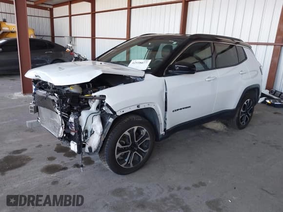 ✅ 2024 Jeep Compass Limited • VIN: 3C4NJDCN6RT597494 • Lot: 42538077. Wystawiony na IAAI z przebiegiem 31 033 mil. Bezpłatny archiwum sprzedaży aukcyjnych z USA i szczegółowy raport historii pojazdu na DreamBid. Zdjęcie 18.