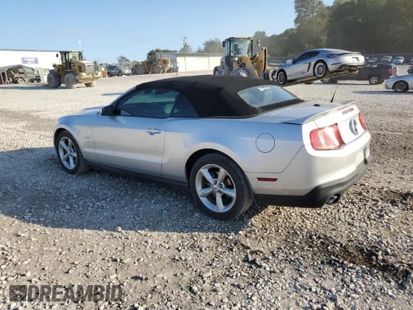 ✅ 2012 Ford Mustang GT • VIN: 1ZVBP8FF7C5265405 • Lot: 74672574. Wystawiony na Copart z przebiegiem 134 476 mil. Bezpłatny archiwum sprzedaży aukcyjnych z USA i szczegółowy raport historii pojazdu na DreamBid. Zdjęcie 2.