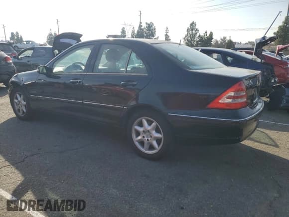 ✅ 2001 Mercedes-Benz C 320 • VIN: WDBRF64J61F036199 • Лот: 90716365. Опубликован ранее на Copart с пробегом 153 765 миль. Бесплатный доступ к архиву аукционных продаж из США и подробный отчёт об истории автомобиля на DreamBid. Изображение 2.