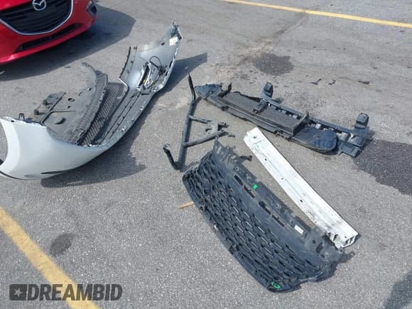 ✅ 2018 Land Rover Range Rover Velar S • VIN: SALYB2RV2JA746977 • Lot: 42423513. Wystawiony na IAAI z przebiegiem 148 062 mil. Bezpłatny archiwum sprzedaży aukcyjnych z USA i szczegółowy raport historii pojazdu na DreamBid. Zdjęcie 12.