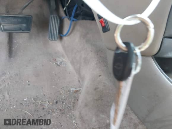 2000 Chevrolet Malibu z VIN 1G1ND52J3Y6351094, wystawiony jako IAAI lot #42703471 z przebiegiem 297 098 mil mil oraz . Historia ofert i sprzedaży dostępna na DreamBid. Obrazek 11.