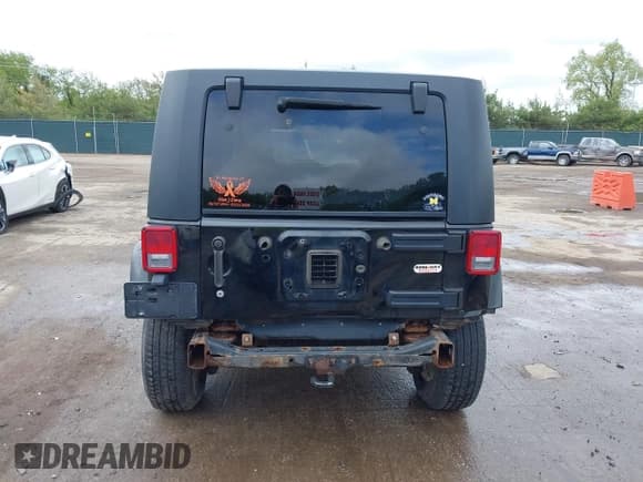 ✅ 2008 Jeep Wrangler Unlimited Sahara • VIN: 1J4GA59128L512626 • Lot: 42314761. Listed on IAAI with 116,161 mi. Free auction sales archive from the USA and detailed vehicle history report at DreamBid. Image 17.