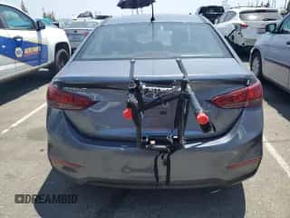 2019 Hyundai Accent SE z VIN 3KPC24A35KE077268, wystawiony jako Copart lot #56708813 z przebiegiem 59 431 mil mil oraz . Historia ofert i sprzedaży dostępna na DreamBid. Obrazek 6.